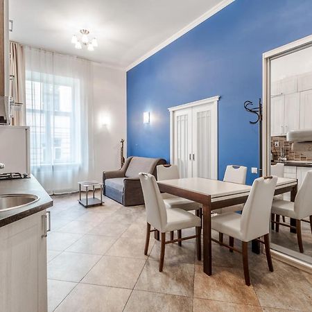 Nikolaj Kopernikus Apartment Lviv Kültér fotó